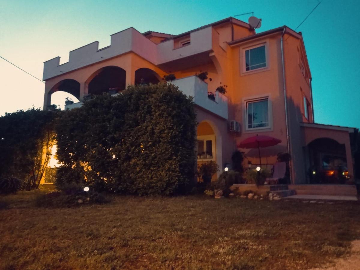Apartmani Joja Biograd Na Moru Zewnętrze zdjęcie