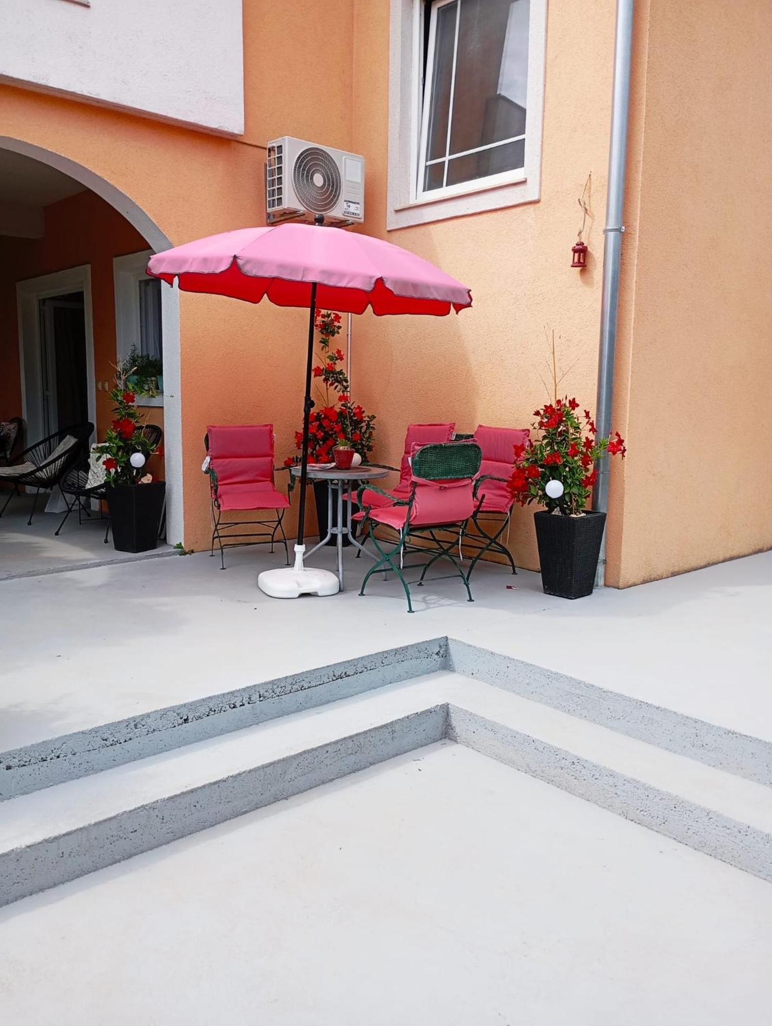 Apartmani Joja Biograd Na Moru Zewnętrze zdjęcie