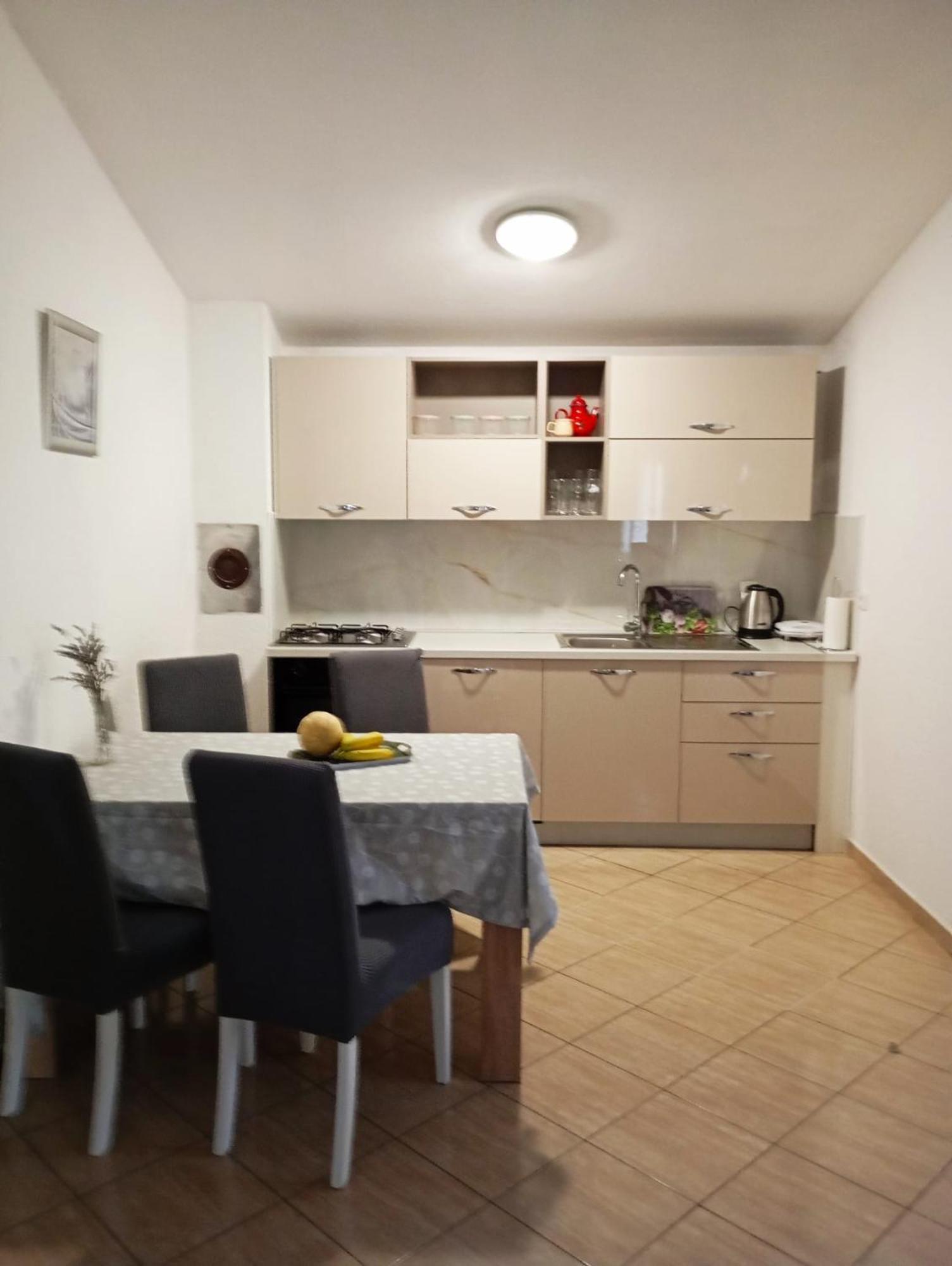 Apartmani Joja Biograd Na Moru Zewnętrze zdjęcie